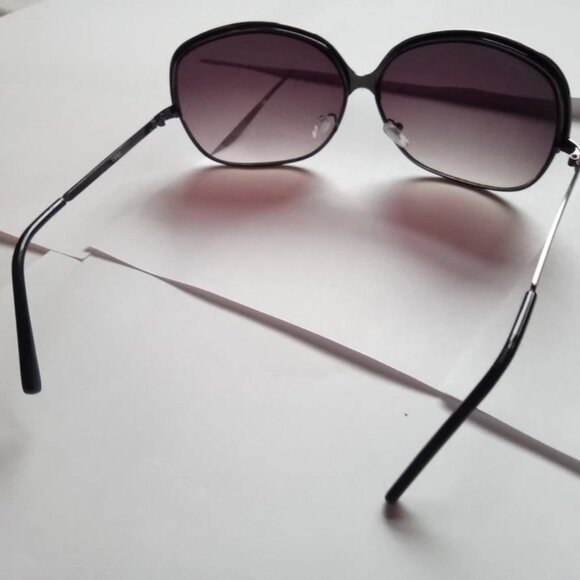 Jessica Simpson Cat Eye Rim Gold Metal Frame Sunglasses HHJSOP1226-R J5564 OXGLD
